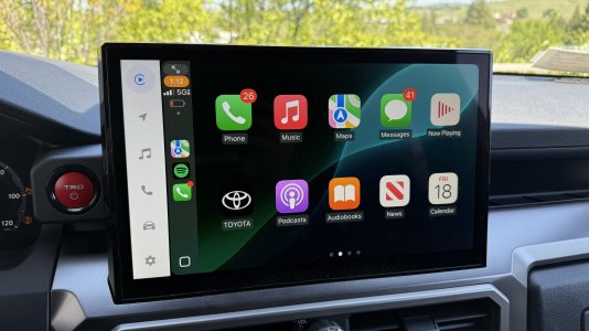 AppleCarPlay_6th_Gen_4Runner_08.jpg